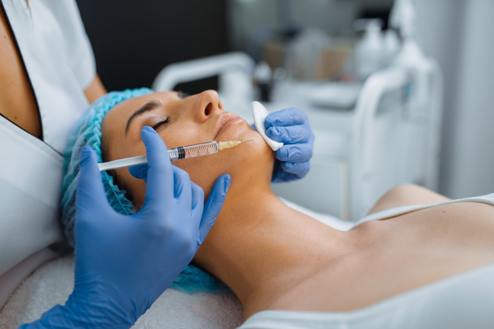 Nurse administering an at-home injection in Cabo San Lucas